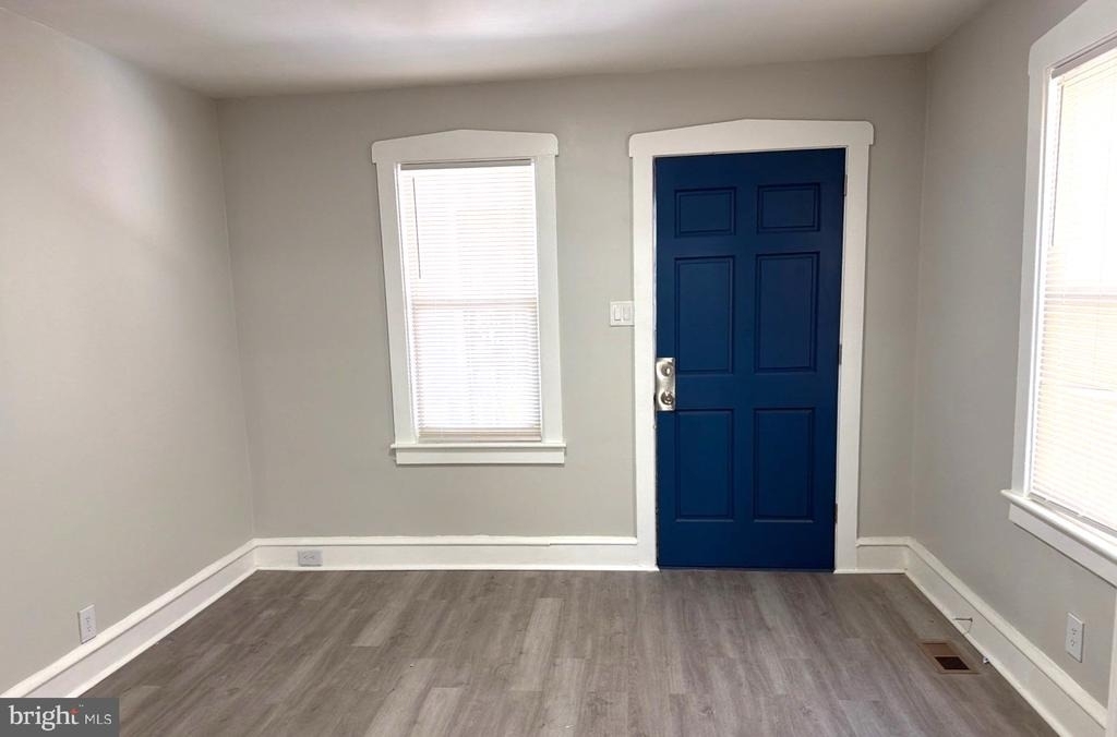 244 Mansion Avenue - Photo 3
