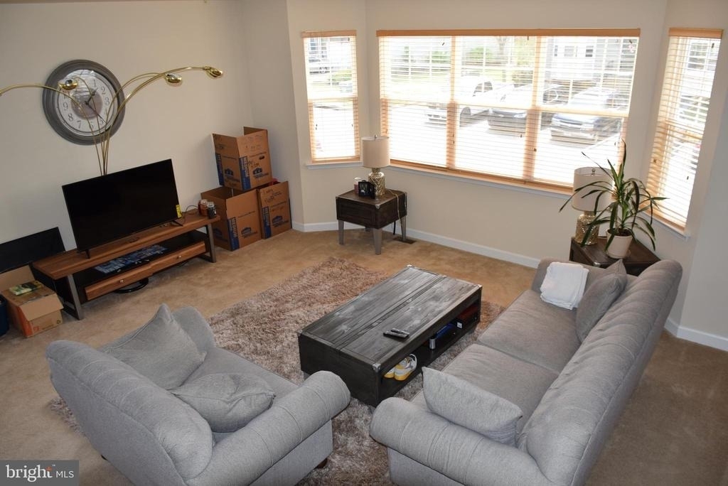 390 English Oak Lane - Photo 2