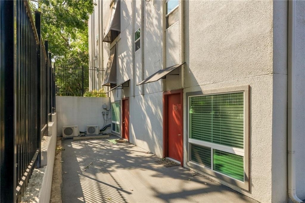 3110 Red River St - Photo 6