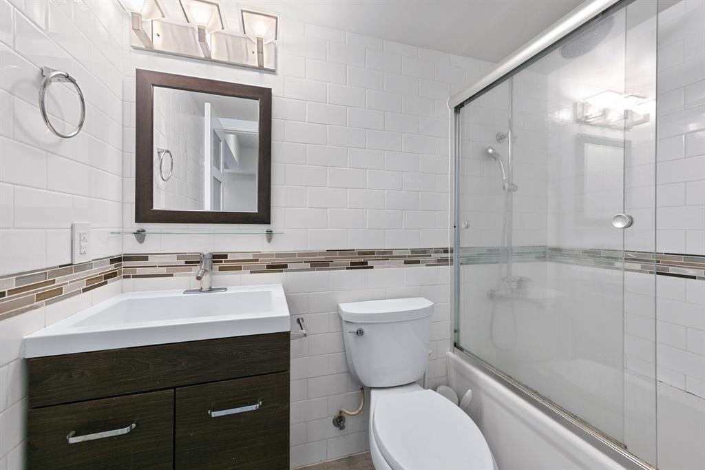 3110 Red River St - Photo 2