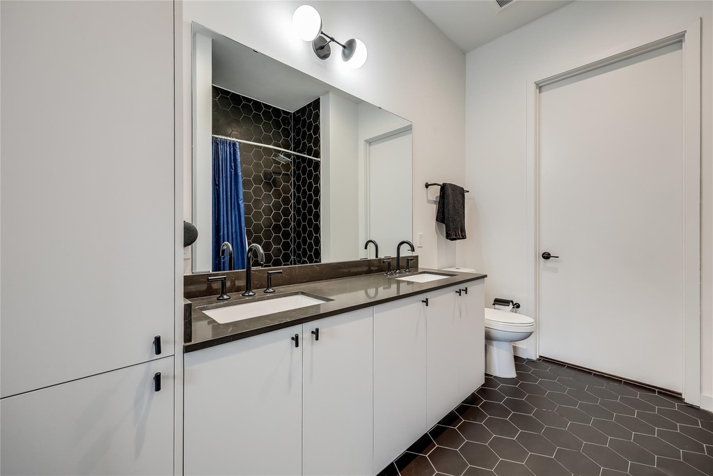 800 Embassy Dr - Photo 9