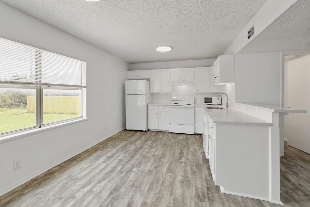 5211 Thunderbird St - Photo 7
