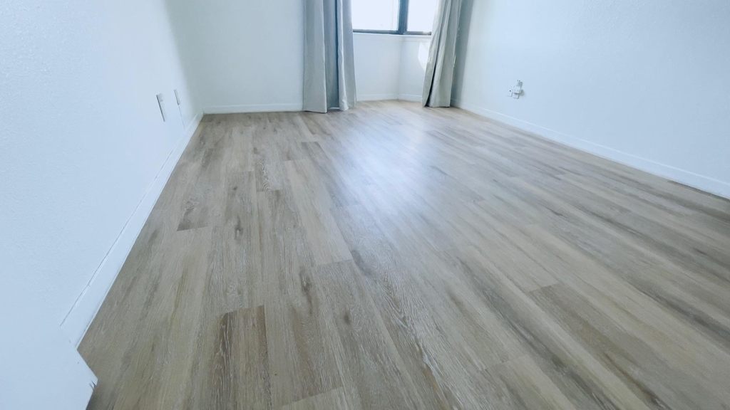1510 W North Loop Blvd - Photo 8