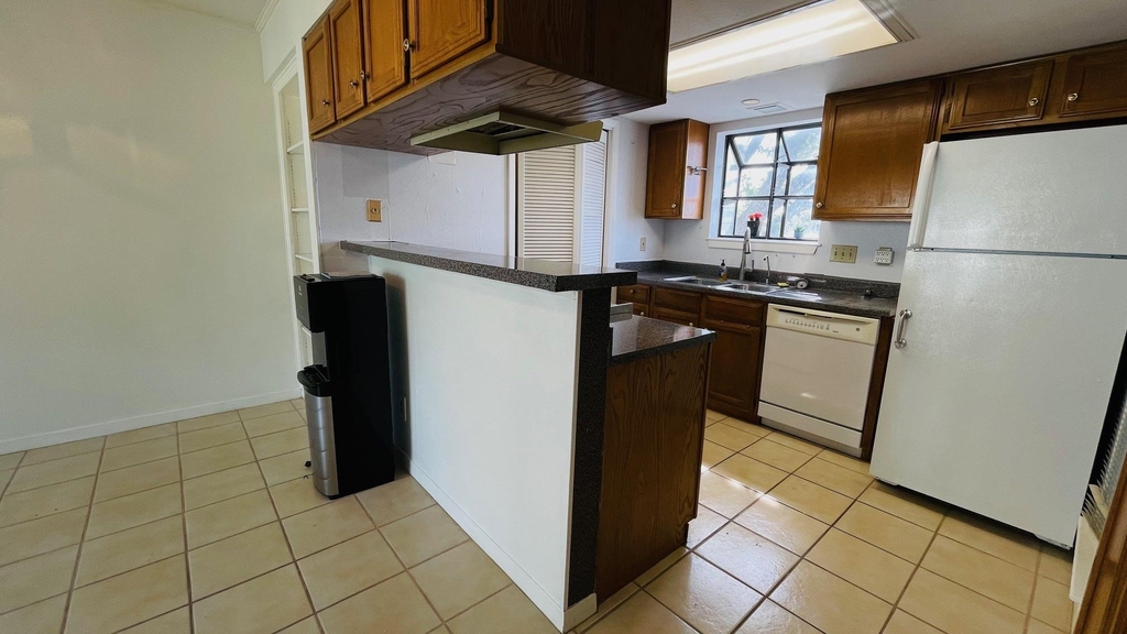 1510 W North Loop Blvd - Photo 1