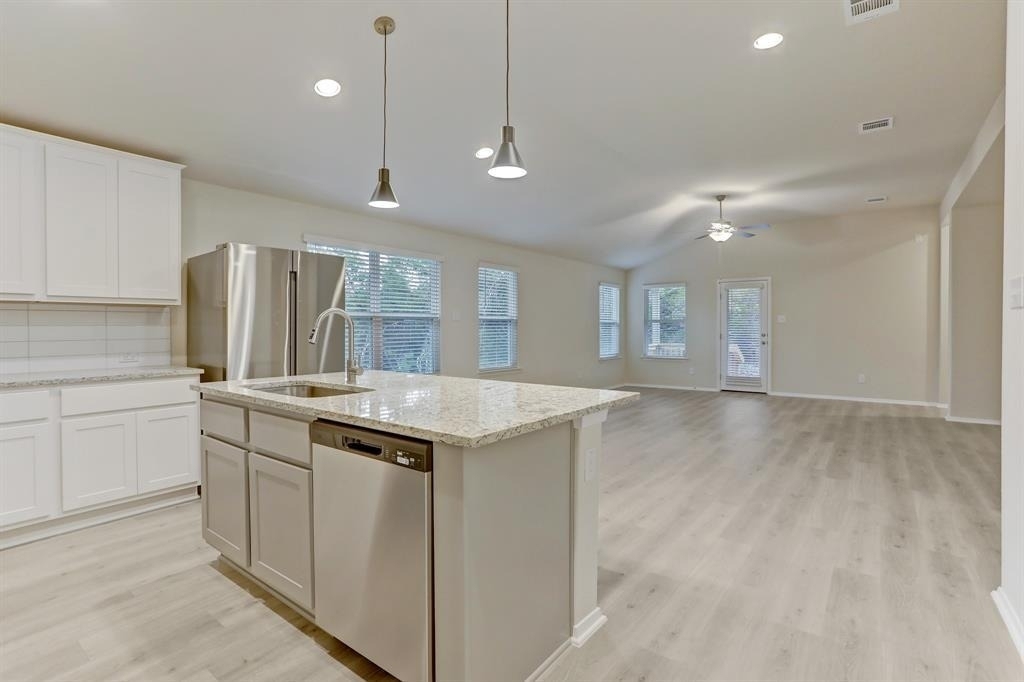 3902 Crockett Ave - Photo 3