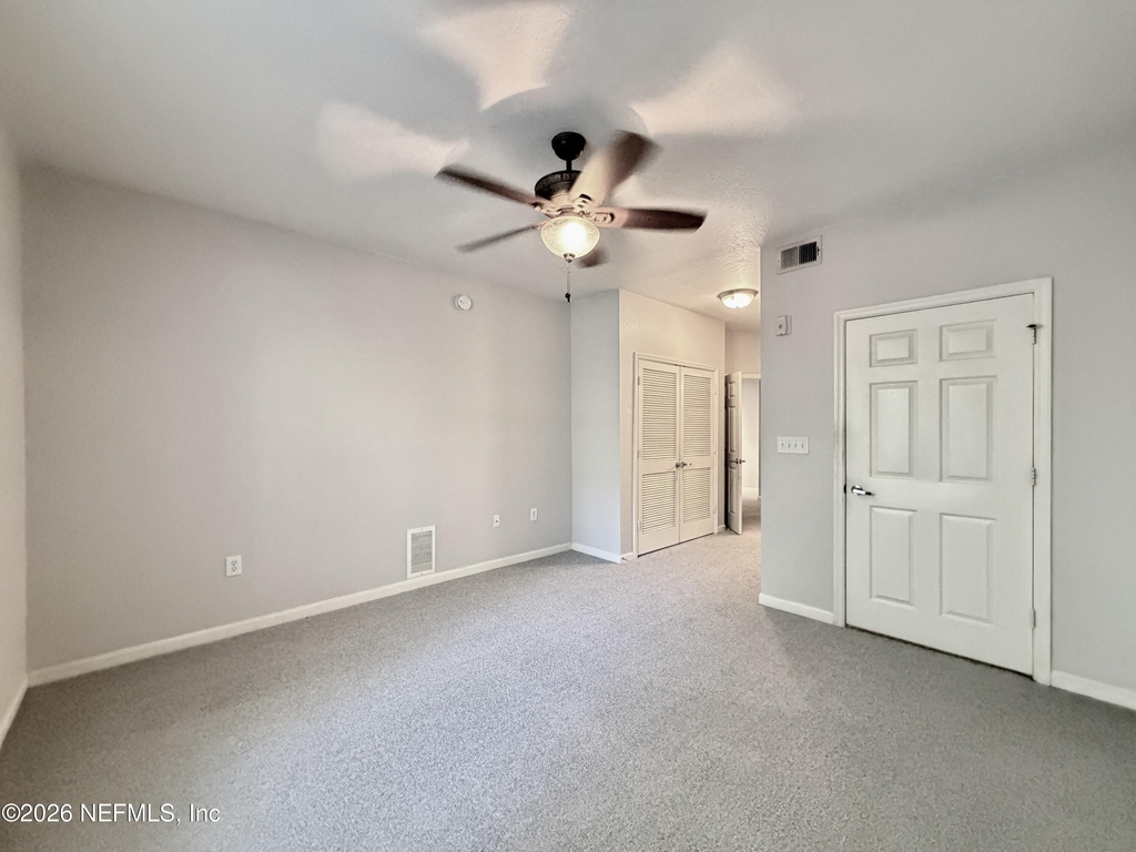8539 Gate Parkway W - Photo 13