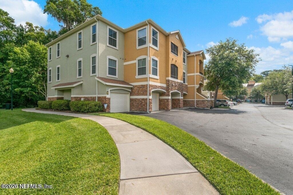 8539 Gate Parkway W - Photo 1
