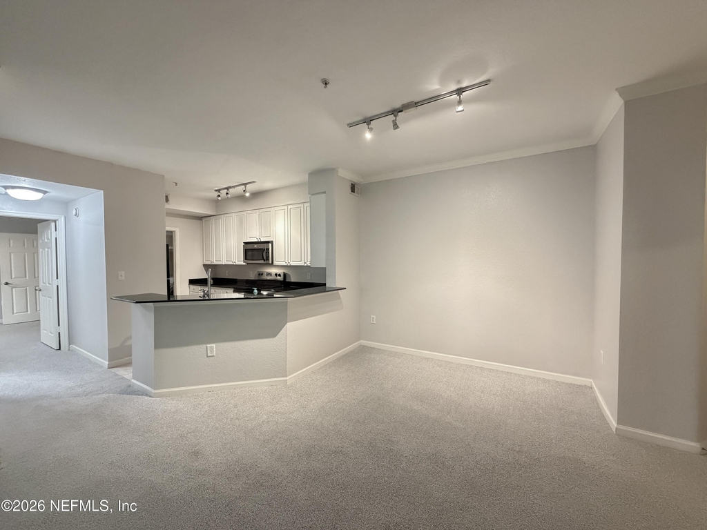 8539 Gate Parkway W - Photo 7