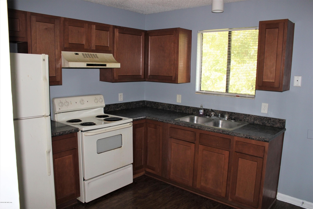5136 Westchase Court - Photo 3