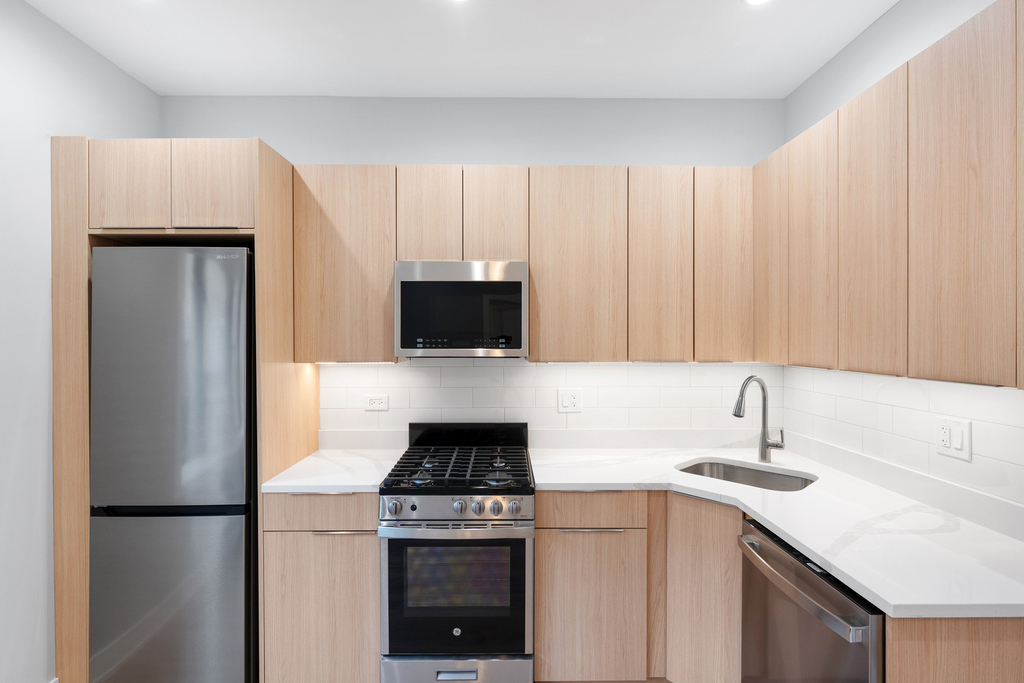 1546 W Jonquil Terrace - Photo 2