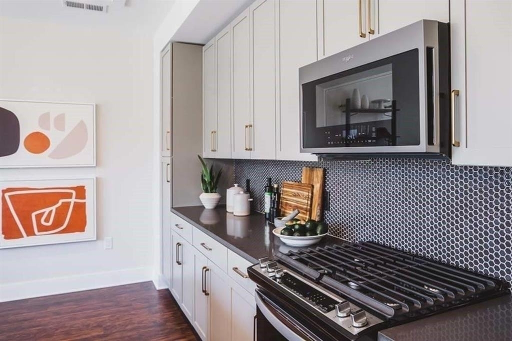 3651 Lenox Road - Photo 10