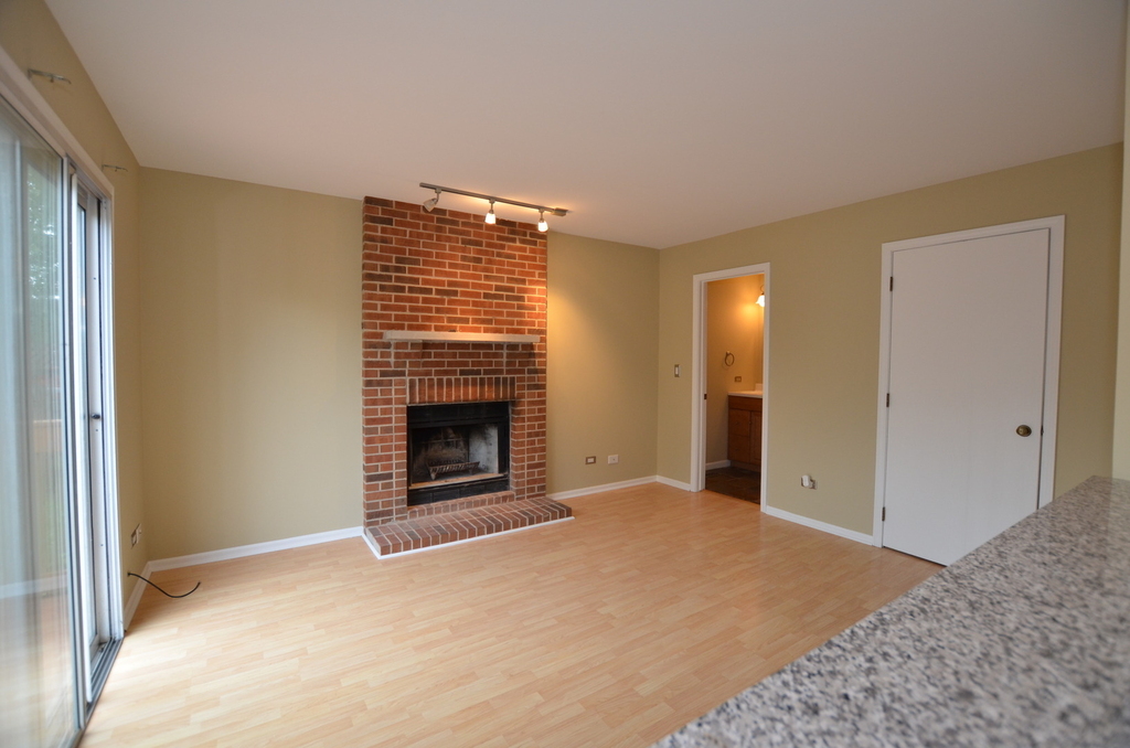 387 Amy Court - Photo 1
