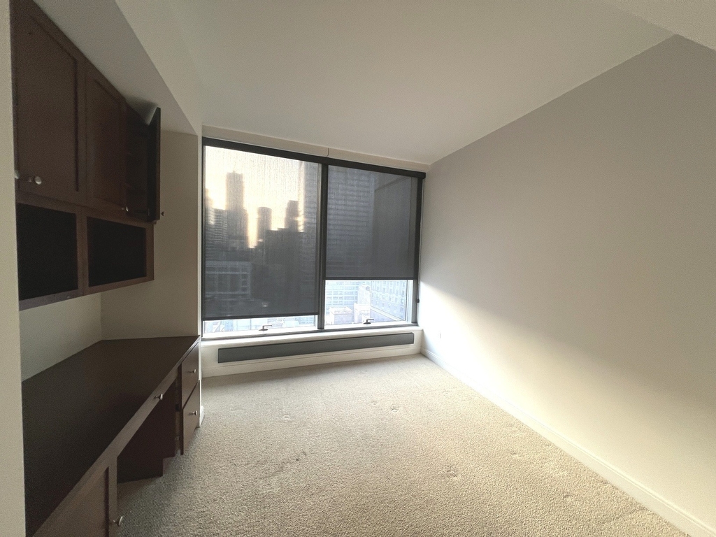 60 E Monroe Street - Photo 8
