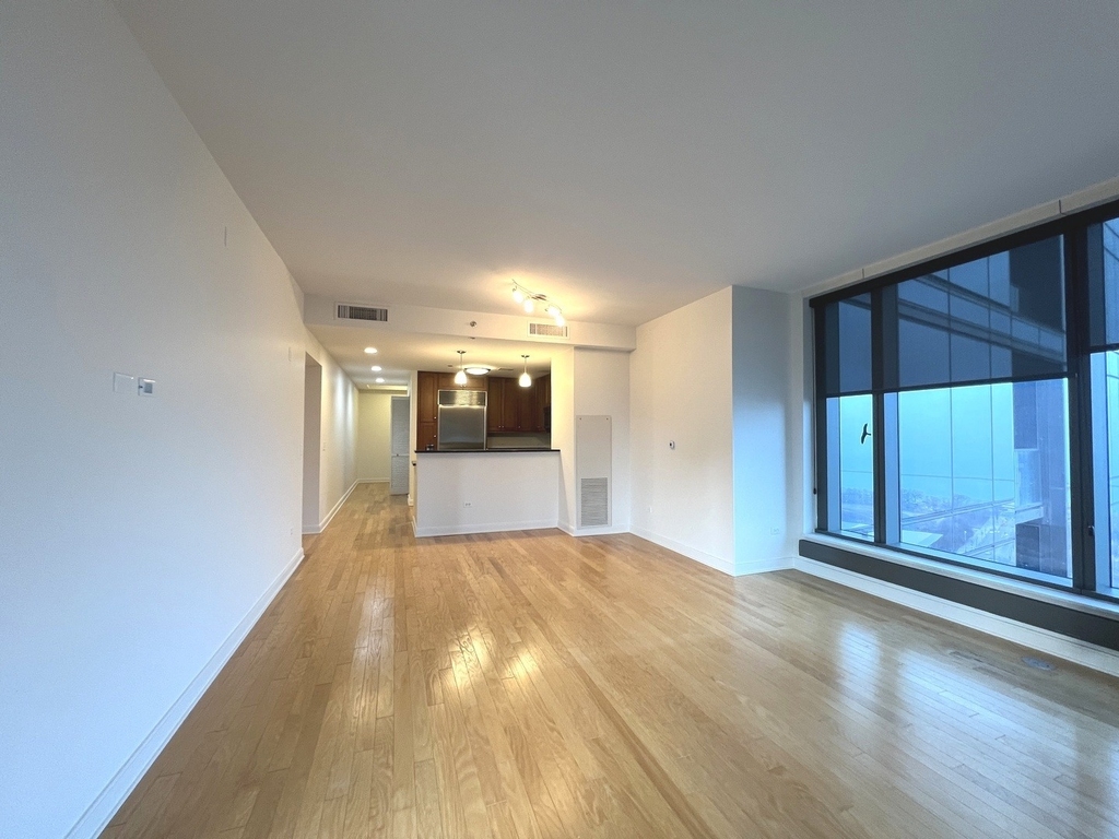 60 E Monroe Street - Photo 3