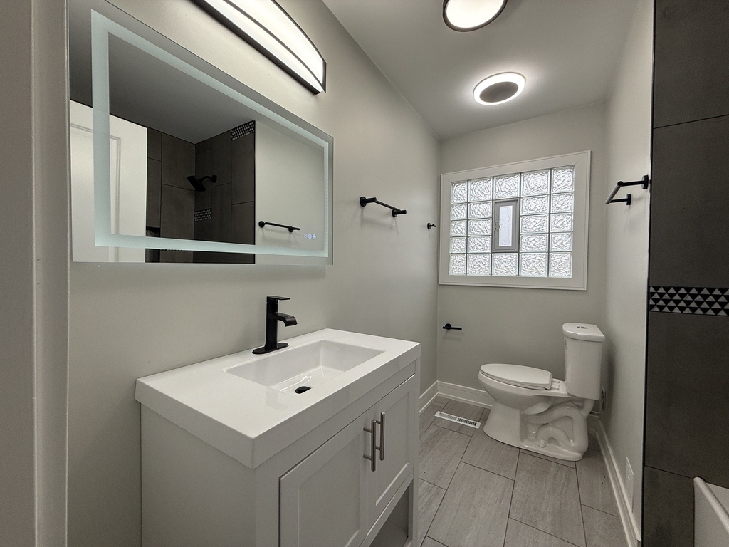 16752 Artesian Avenue - Photo 9