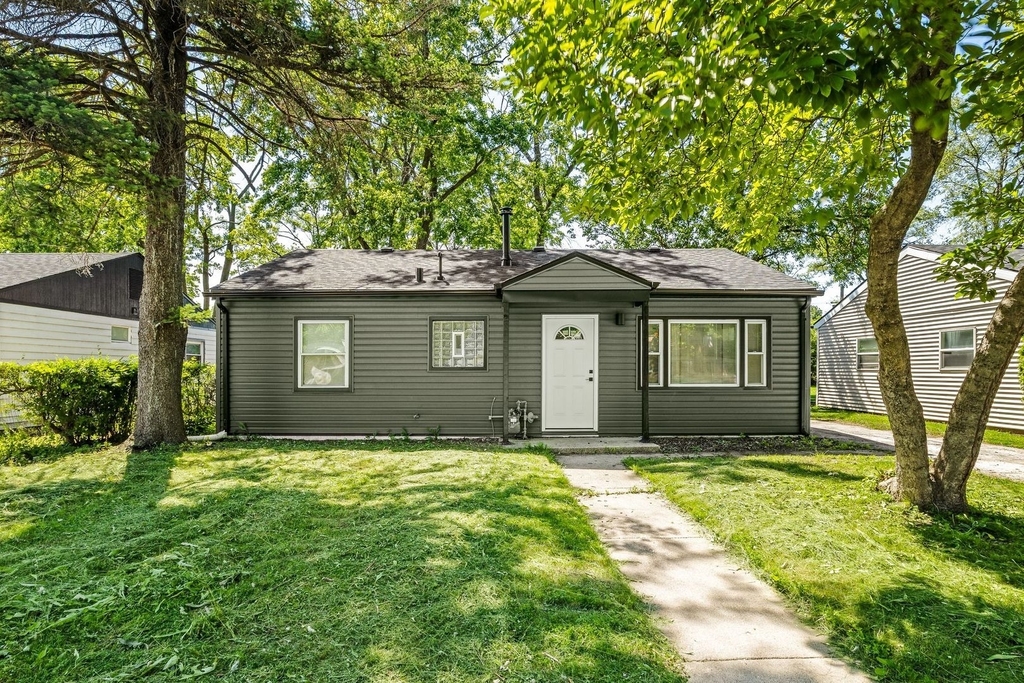 16752 Artesian Avenue - Photo 2