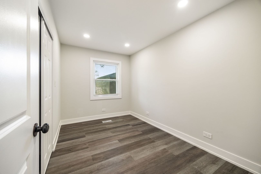 16752 Artesian Avenue - Photo 10