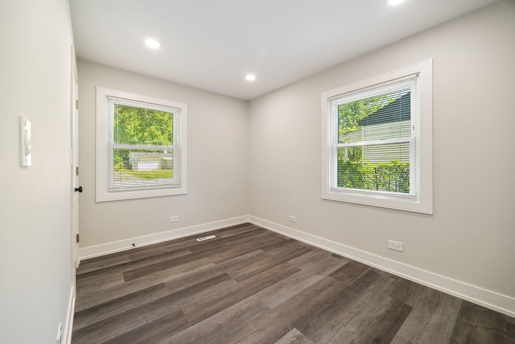 16752 Artesian Avenue - Photo 14
