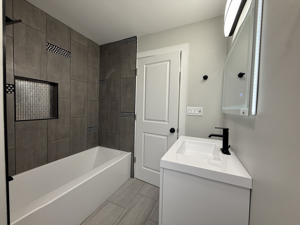 16752 Artesian Avenue - Photo 8