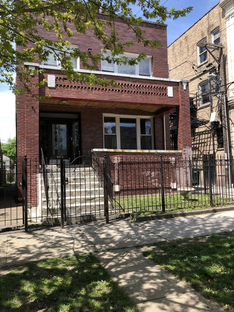 6314 S Artesian Avenue - Photo 0