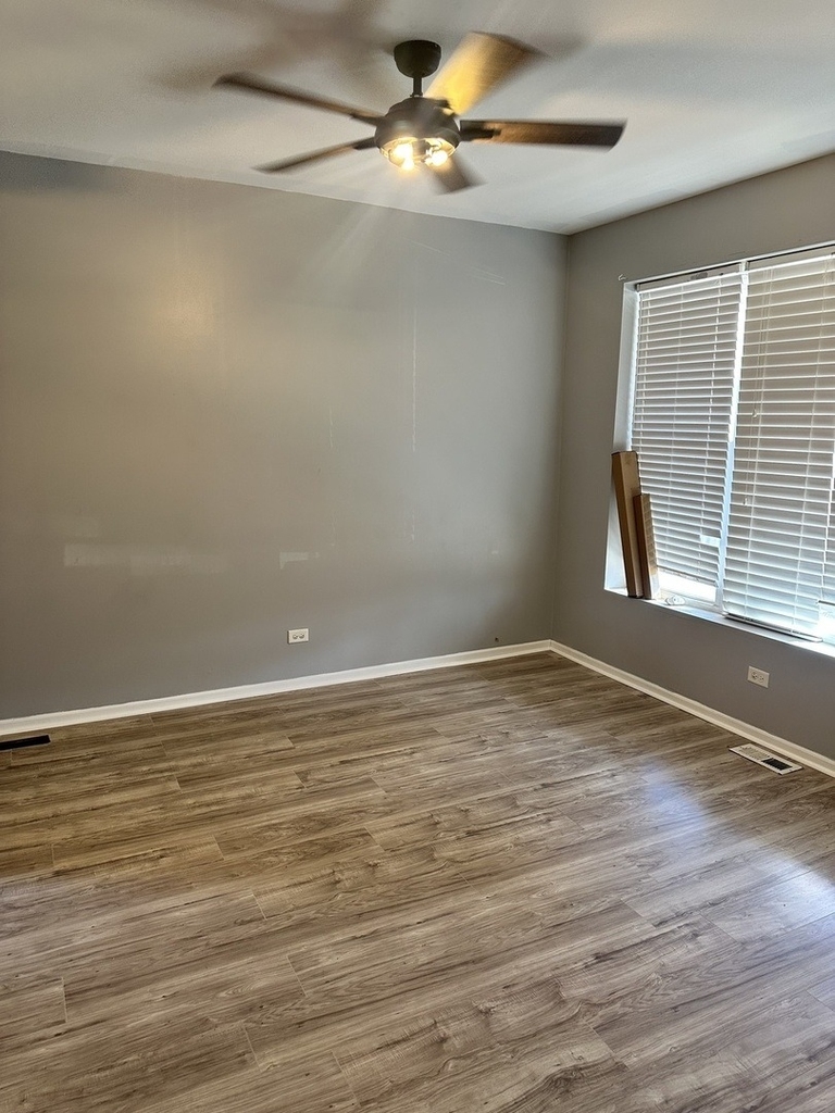 6314 S Artesian Avenue - Photo 3