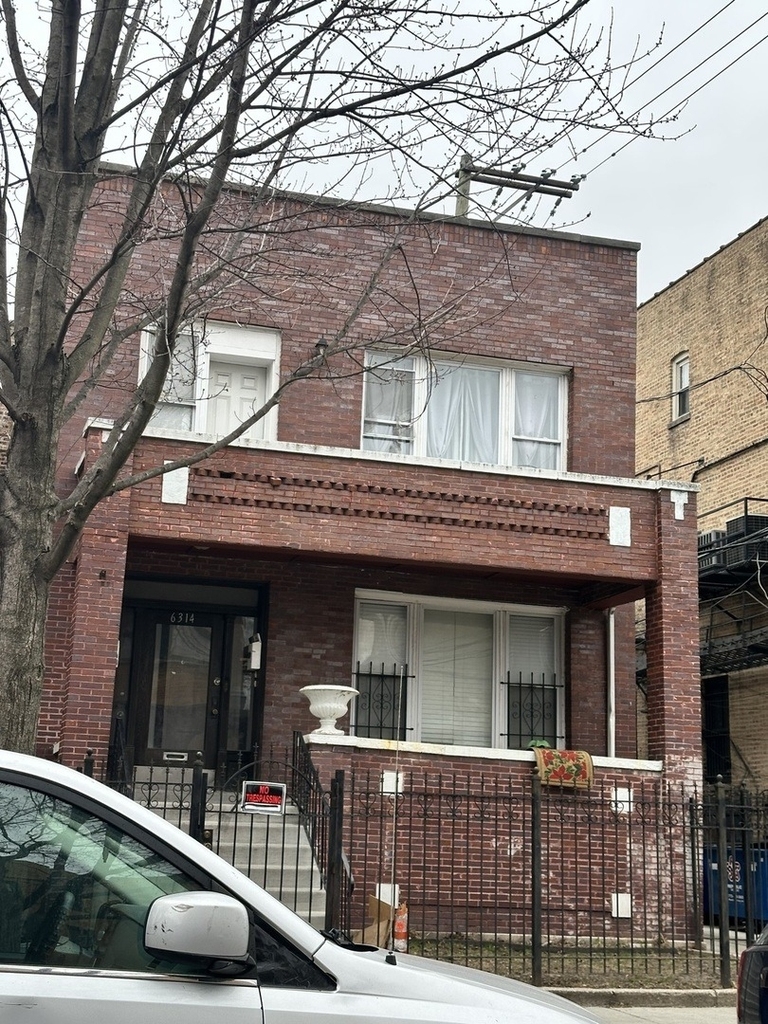 6314 S Artesian Avenue - Photo 1