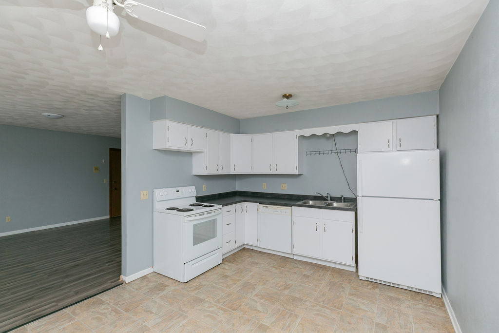 3430 Holiday Court - Photo 5