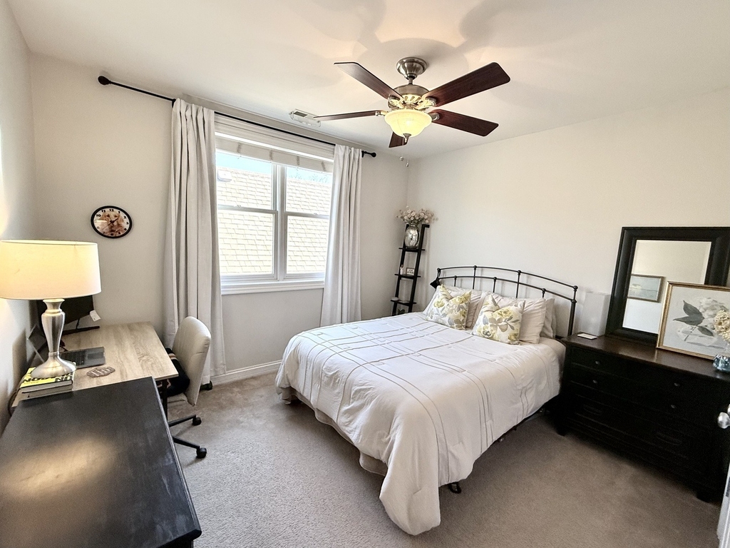 1144 W Roscoe Street - Photo 13