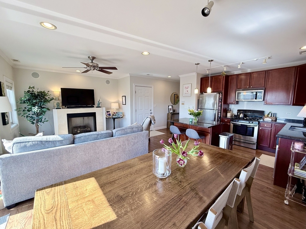1144 W Roscoe Street - Photo 4