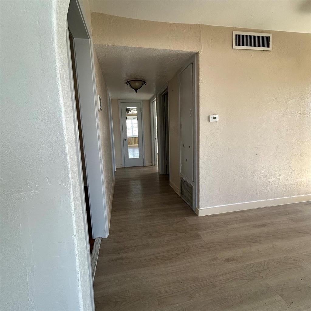 2918 46th Street - Photo 5