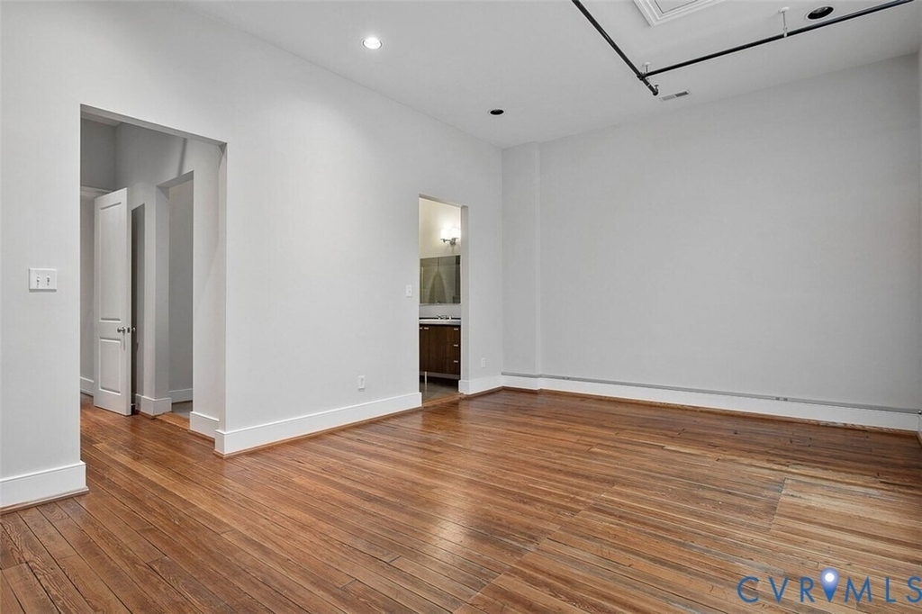 105 E Broad Street - Photo 18