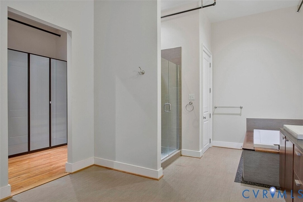 105 E Broad Street - Photo 24