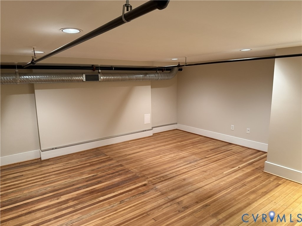 105 E Broad Street - Photo 27