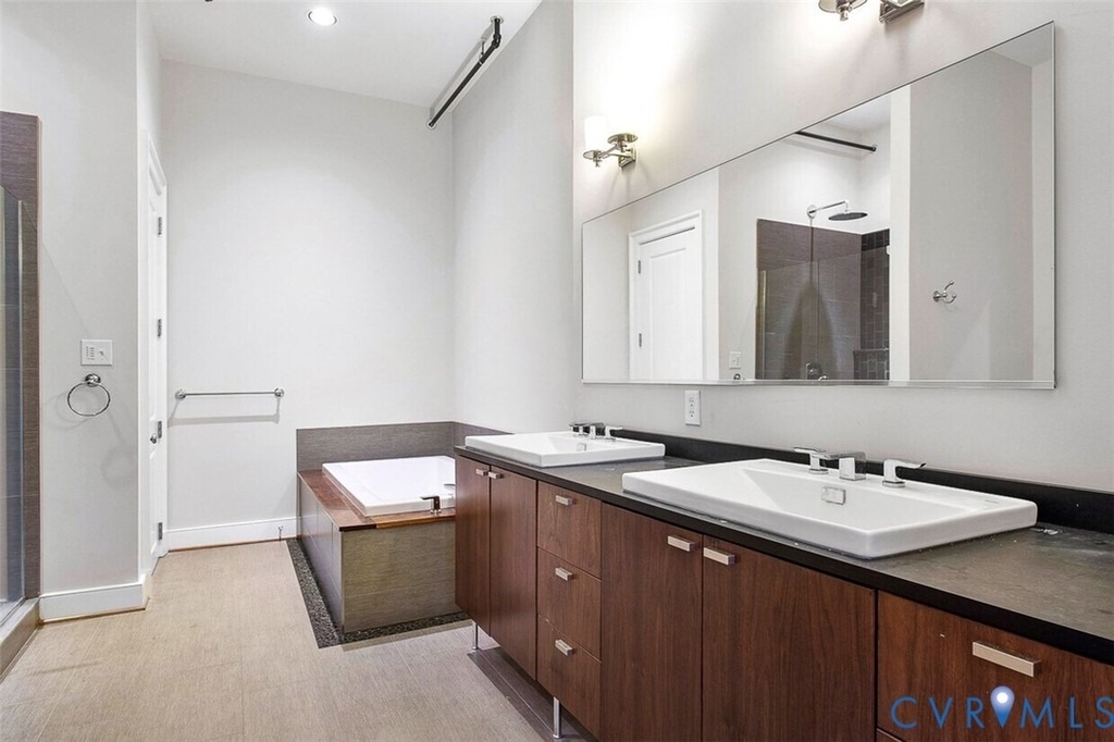 105 E Broad Street - Photo 25
