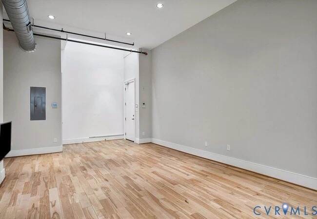 105 E Broad Street - Photo 8