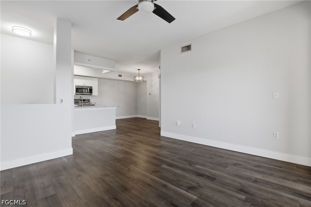 6321 Aragon Way - Photo 8