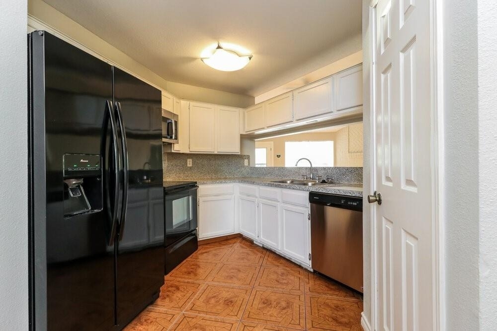 5210 Kristen Court - Photo 5