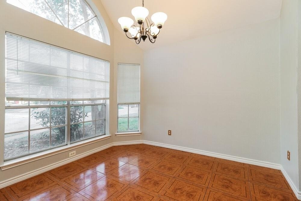 5210 Kristen Court - Photo 4