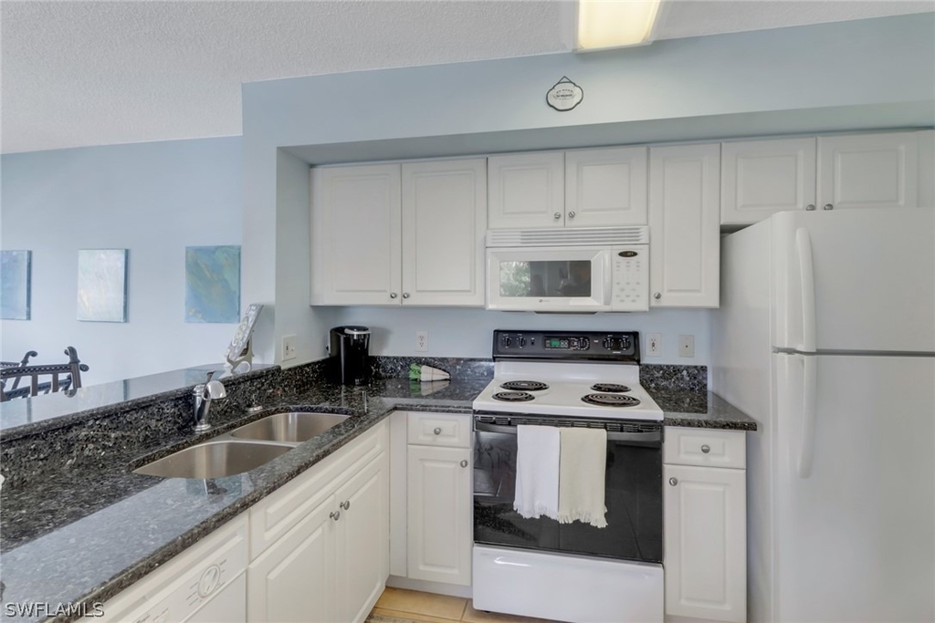 1205 Wildwood Lakes Boulevard - Photo 3