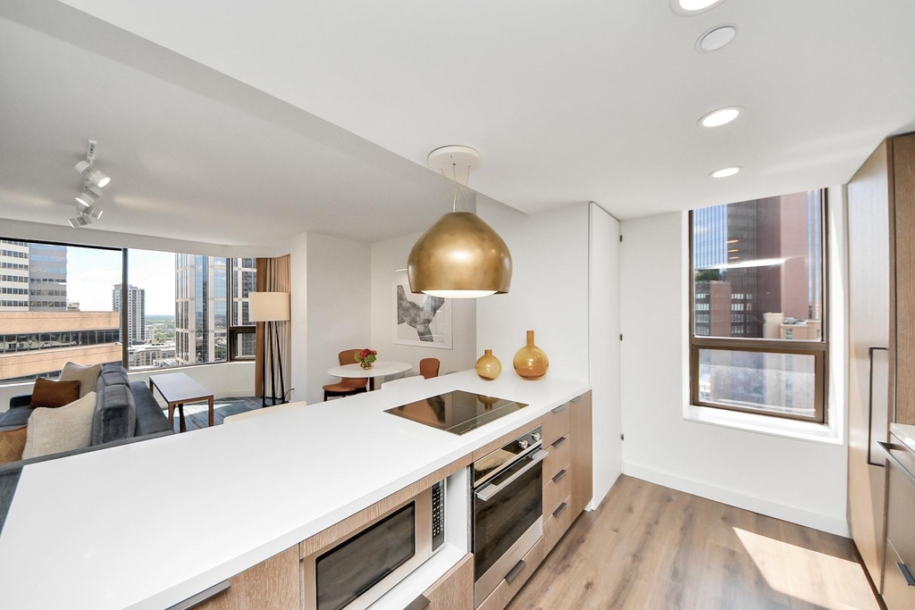 1300 Lamar Street - Photo 8