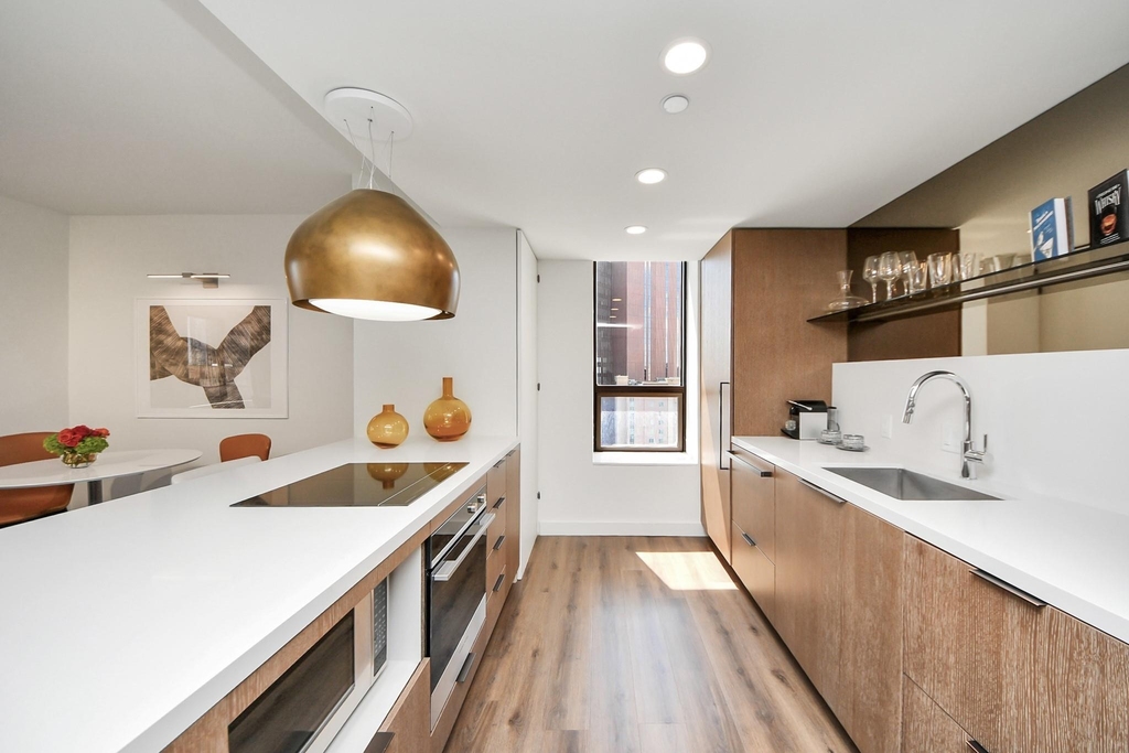 1300 Lamar Street - Photo 3