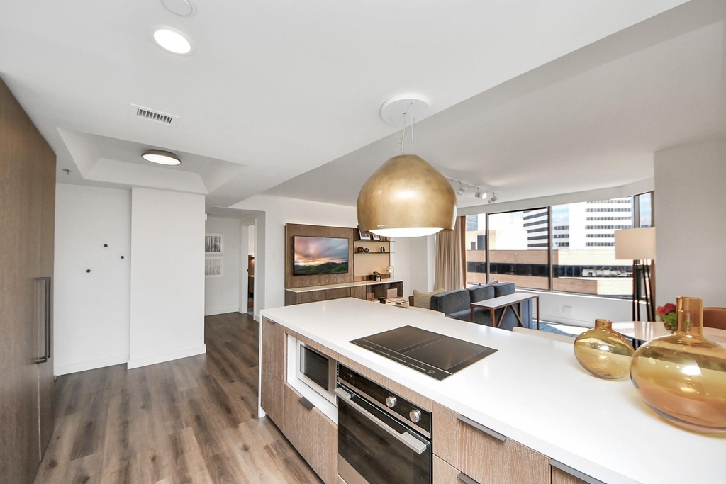 1300 Lamar Street - Photo 9