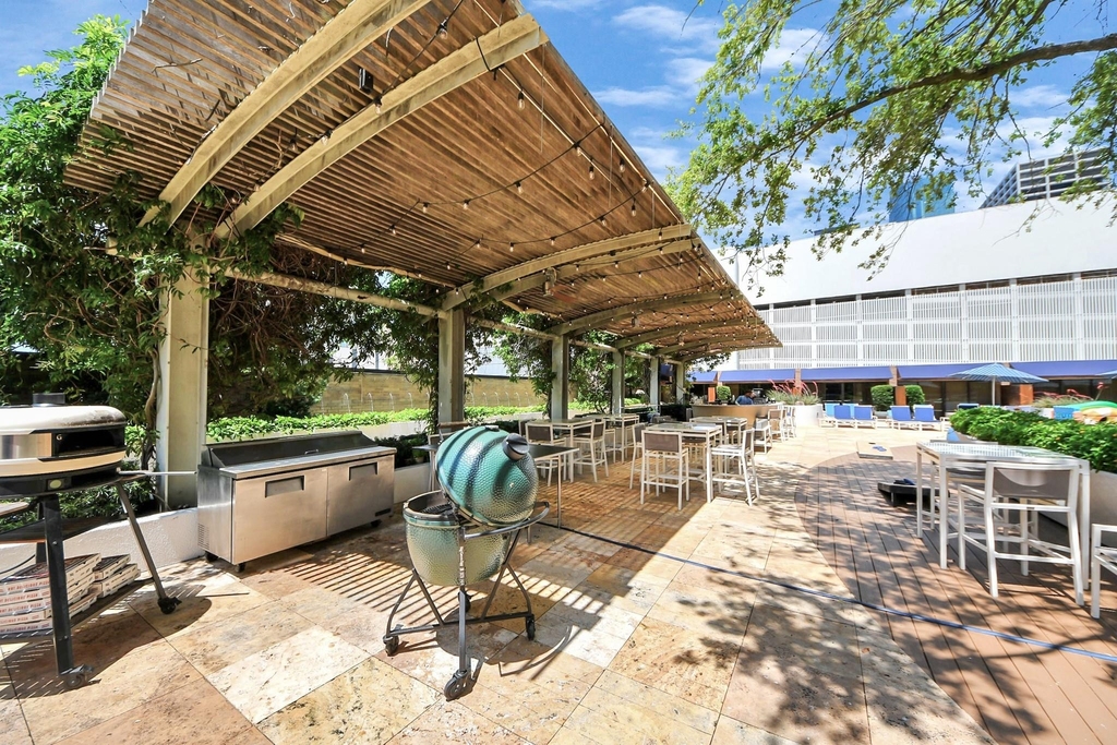 1300 Lamar Street - Photo 41