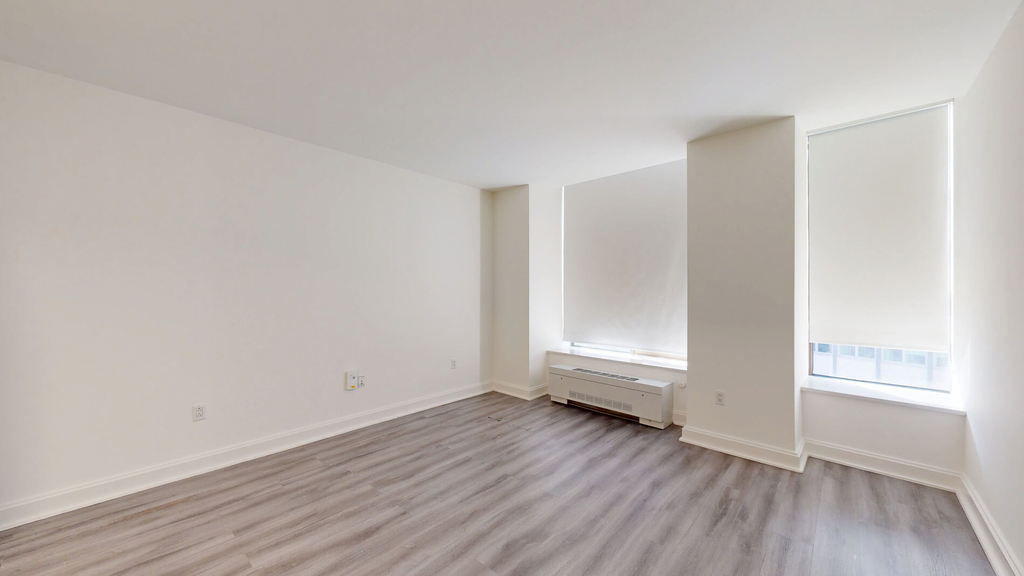 10 Hanover Square - Photo 2