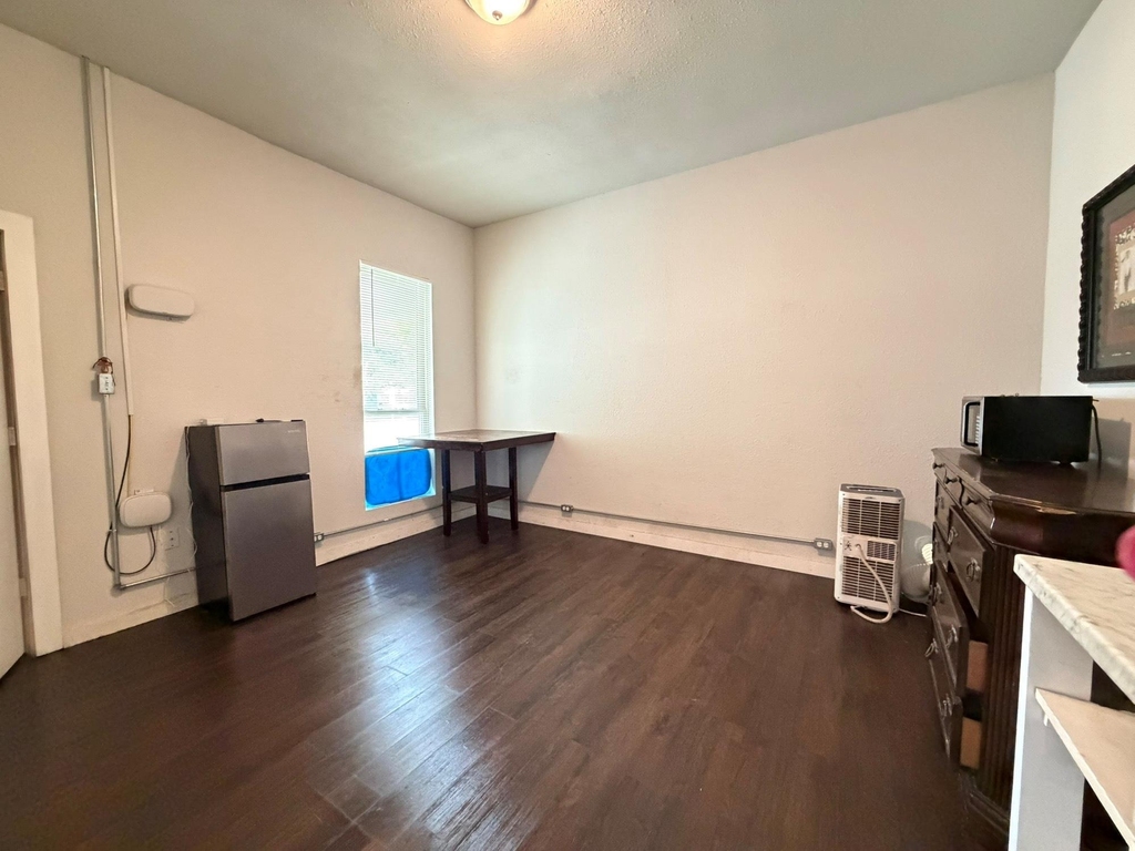 1211 W Park Avenue - Photo 5