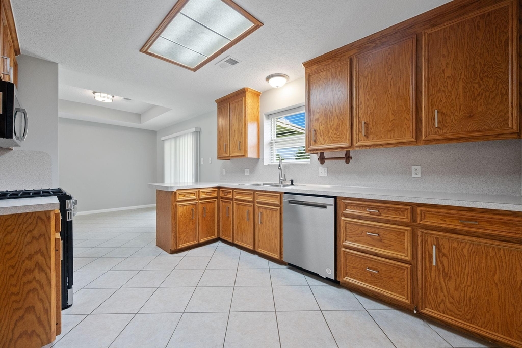 460 W Houston Street - Photo 6