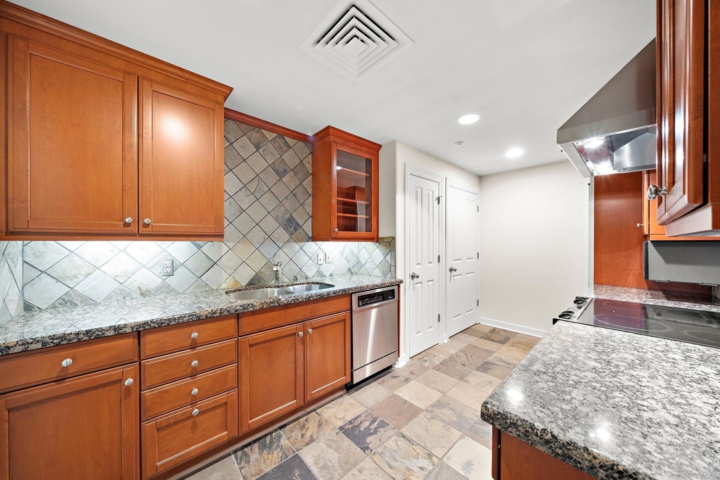 914 Main Street - Photo 5