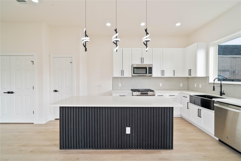 3212 Retta Street - Photo 3