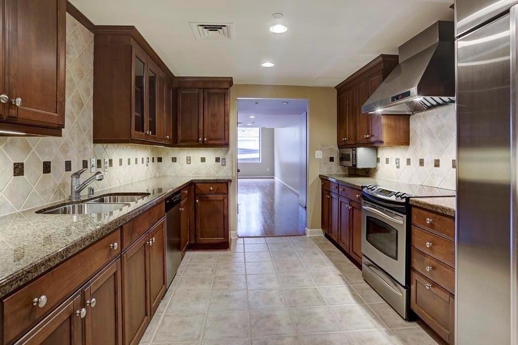 914 Main Street - Photo 1
