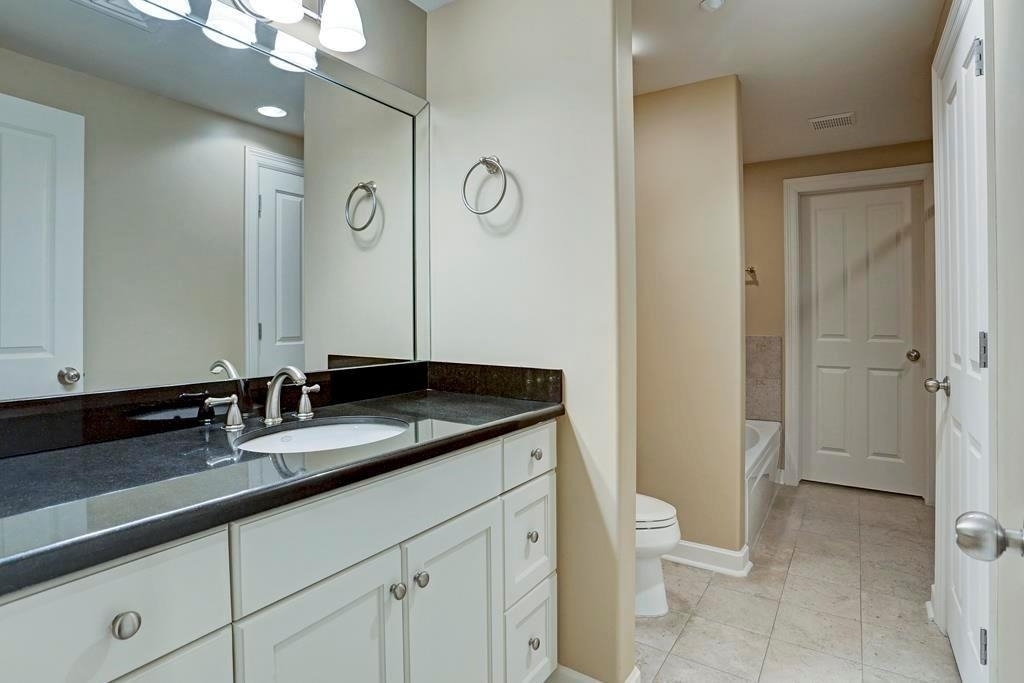 914 Main Street - Photo 3